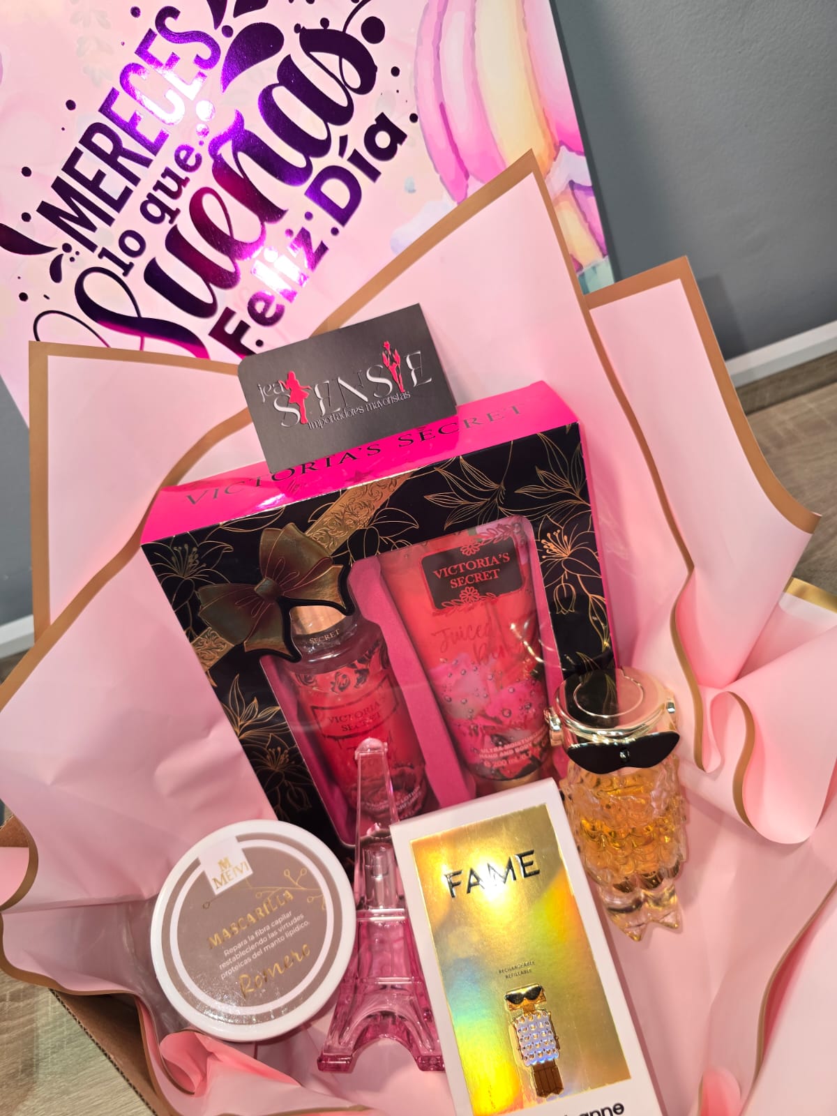 caja CON AMOR  para mama 5 productos